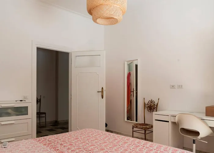 Stanza Luminosa All'appio Latino Séjour chez l'habitant